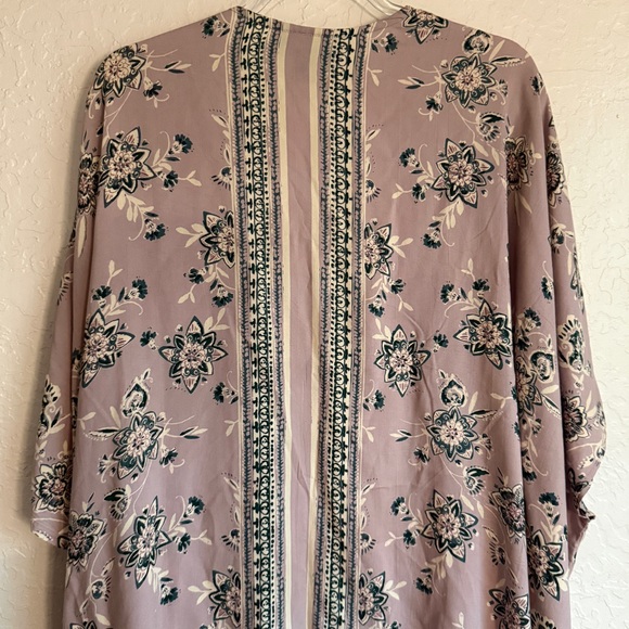 Lola P. Floral Light Purple Kimono Size Small - Picture 8 of 9